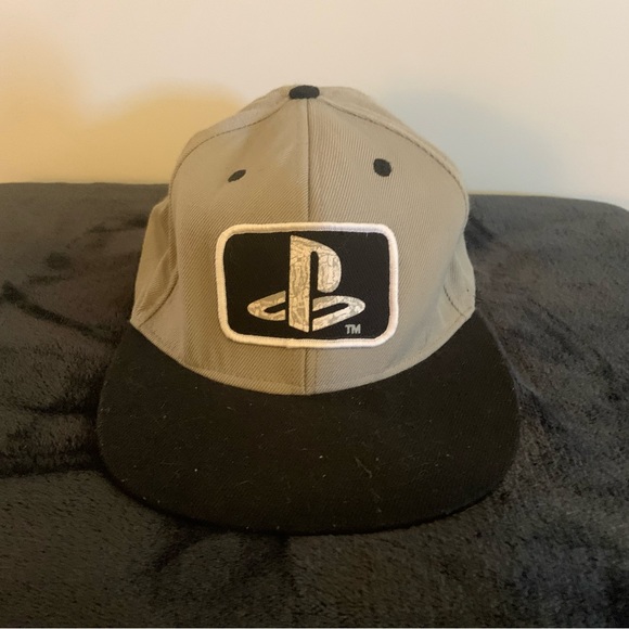 3/20$ Play Station ball cap. - Picture 3 of 4